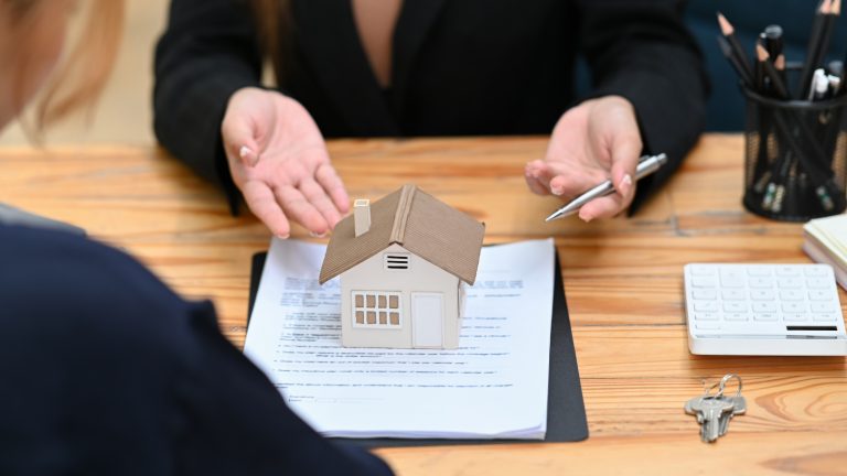 Role of Top-notch Real Estate Lawyers in Ontario