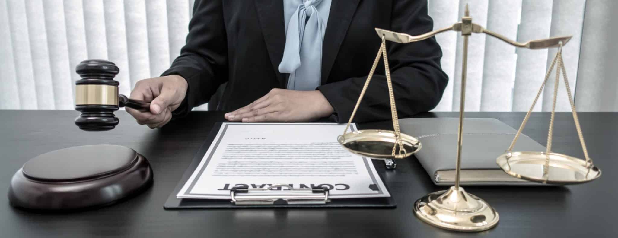 CRIMINAL DEFENSE LAWYER